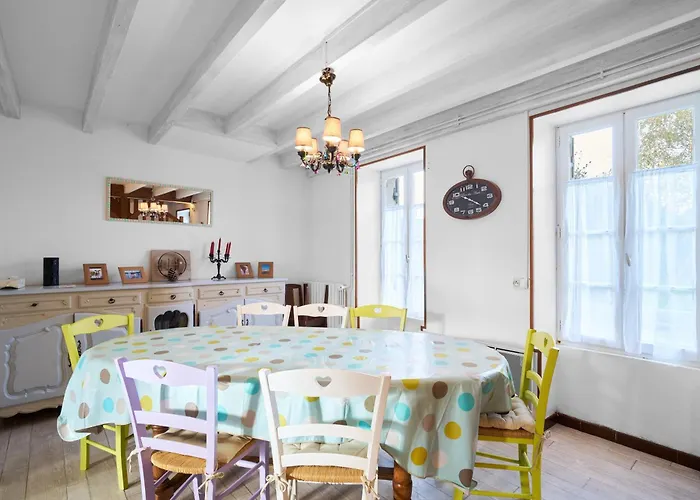 Piscine Chauffée - Hébergement de vacances Sauvignac