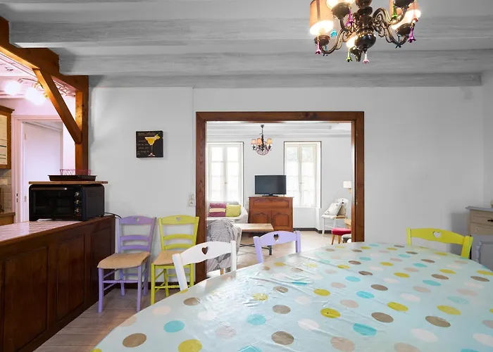 Hébergement de vacances Piscine Chauffée - *