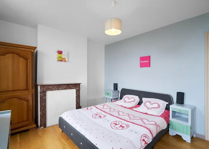 Piscine Chauffée - Hébergement de vacances *