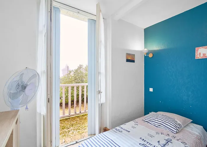 Hébergement de vacances Piscine Chauffée - *