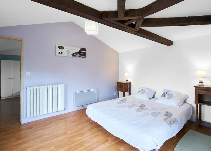 Piscine Chauffée - * Sauvignac