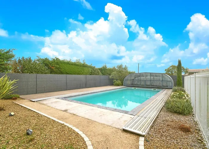 Hébergement de vacances Piscine Chauffée - *